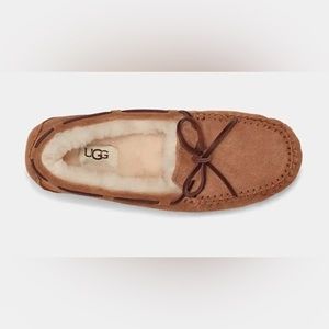 UGG dakota slipper new in box never worn!